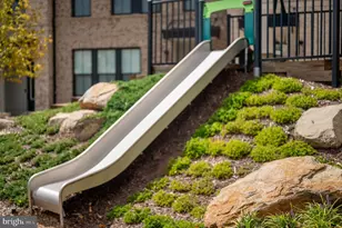 13708 Aviation Pl, Herndon, VA 20171 - Photo 25