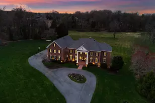 9722 Arnon Chapel Rd, Great Falls, VA 22066 - Photo 3