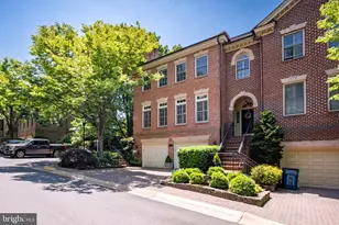 2026 Mayfair McLean Ct, Falls Church, VA 22043 - Photo 9