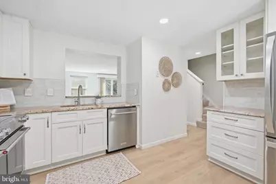 11005 Barton Hill Court, Reston, VA 20191 - Photo 9