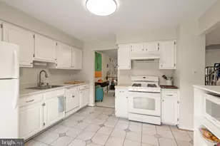 7877 Hampton Village Pass, Annandale, VA 22003 - Photo 11