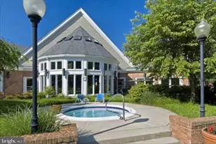 11702 Tumbrel Ct, Fairfax, VA 22030 - Photo 3