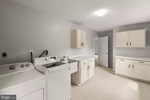 1824 Abbey Oak Dr, Vienna, VA 22182 - Photo 41