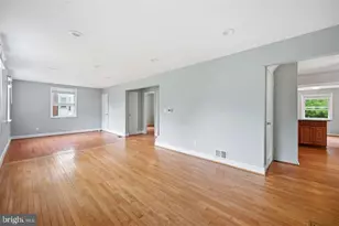 2918 Monroe Pl, Falls Church, VA 22042 - Photo 3