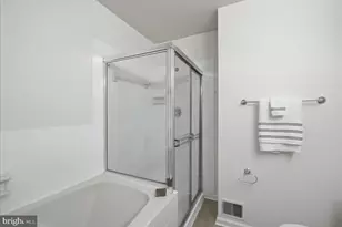 8902 Winding Hollow Way, Springfield, VA 22152 - Photo 17