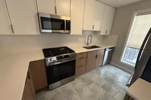 10050 Oakton Terrace Rd, Oakton, VA 22124 - Photo 5