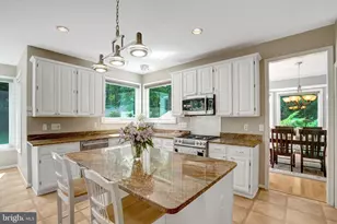 8929 Mountain Ash Dr, Springfield, VA 22153 - Photo 19