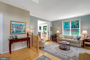 8929 Mountain Ash Dr, Springfield, VA 22153 - Photo 3