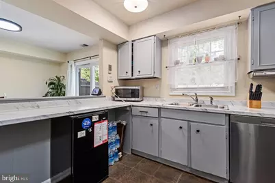 8210 Carrleigh Parkway #6, Springfield, VA 22152 - Photo 11