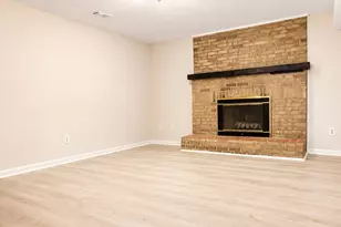 8425 Blevins Way Ct, Vienna, VA 22182 - Photo 13