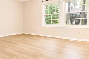 8425 Blevins Way Ct, Vienna, VA 22182 - Photo 7