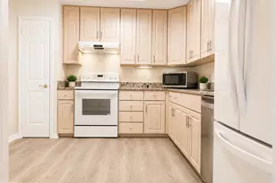 8425 Blevins Way Ct, Vienna, VA 22182 - Photo 5