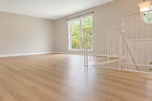 8425 Blevins Way Ct, Vienna, VA 22182 - Photo 3