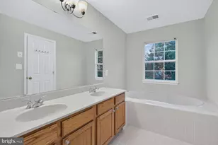 13227 Rolling Plains Ct, Herndon, VA 20171 - Photo 27