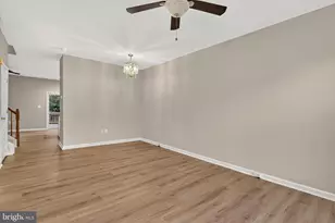 13227 Rolling Plains Ct, Herndon, VA 20171 - Photo 7