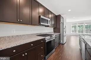 5179 Ridgeview Retreat Dr, Chantilly, VA 20151 - Photo 9