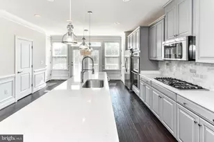 3735 Powell Ln, Falls Church, VA 22041 - Photo 5