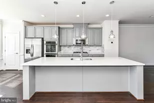 3735 Powell Ln, Falls Church, VA 22041 - Photo 9
