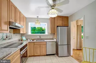 4902 Ravensworth Rd, Annandale, VA 22003 - Photo 11