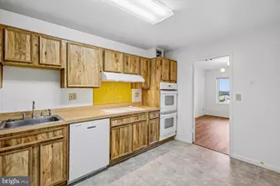 8350 Greensboro Dr, McLean, VA 22102 - Photo 9