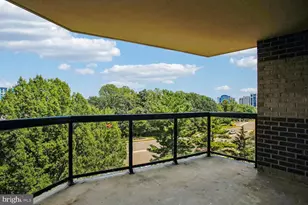 8350 Greensboro Dr, McLean, VA 22102 - Photo 23