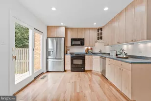2334 Harleyford Ct, Reston, VA 20191 - Photo 5