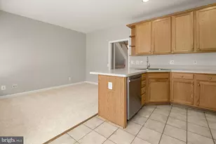 5192 Fiery Dawn Ct, Centreville, VA 20120 - Photo 3