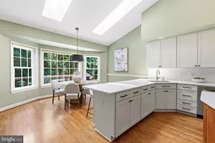 2028 Spring Branch Dr, Vienna, VA 22181 - Photo 21