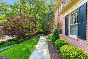 2028 Spring Branch Dr, Vienna, VA 22181 - Photo 53
