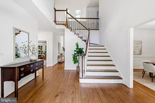 2028 Spring Branch Dr, Vienna, VA 22181 - Photo 3