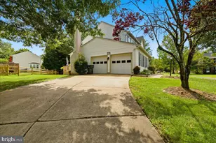 2327 Colts Brook Rd, Reston, VA 20191 - Photo 3