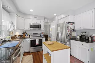 2327 Colts Brook Rd, Reston, VA 20191 - Photo 7
