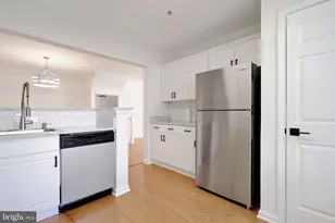 4664 Superior Square, Fairfax, VA 22033 - Photo 3
