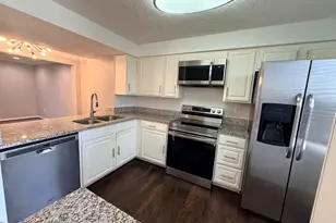 8577 Blackfoot Ct, Lorton, VA 22079 - Photo 3