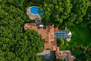 2094 Hunters Crest Way, Vienna, VA 22181 - Photo 3