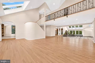 2094 Hunters Crest Way, Vienna, VA 22181 - Photo 7
