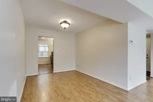 2937 Village Spring Ln, Vienna, VA 22181 - Photo 13
