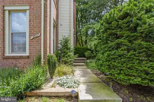 2937 Village Spring Ln, Vienna, VA 22181 - Photo 5