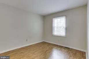 2937 Village Spring Ln, Vienna, VA 22181 - Photo 37