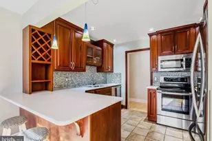 9718 Kingsbridge Dr, Fairfax, VA 22031 - Photo 3
