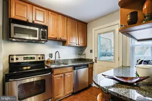 5710 Fenwick Dr, Alexandria, VA 22303 - Photo 3