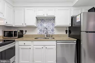 7600 Tremayne Pl, McLean, VA 22102 - Photo 9