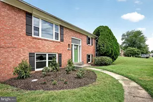 4016 Mapleton Dr, Chantilly, VA 20151 - Photo 9