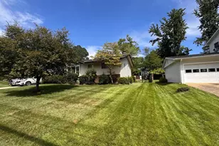 8510 Cottage St, Vienna, VA 22180 - Photo 5