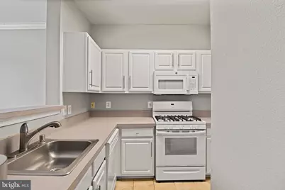 13122 Marcey Creek Road, Herndon, VA 20171 - Photo 11
