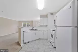 12890 Fair Briar Ln, Fairfax, VA 22033 - Photo 11