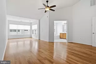 7348 Bloomington Ct, Springfield, VA 22150 - Photo 27
