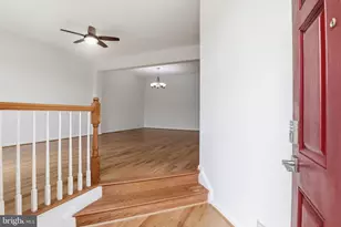 7348 Bloomington Ct, Springfield, VA 22150 - Photo 5