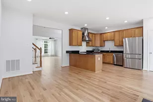 7348 Bloomington Ct, Springfield, VA 22150 - Photo 21