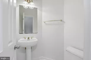 7348 Bloomington Ct, Springfield, VA 22150 - Photo 25